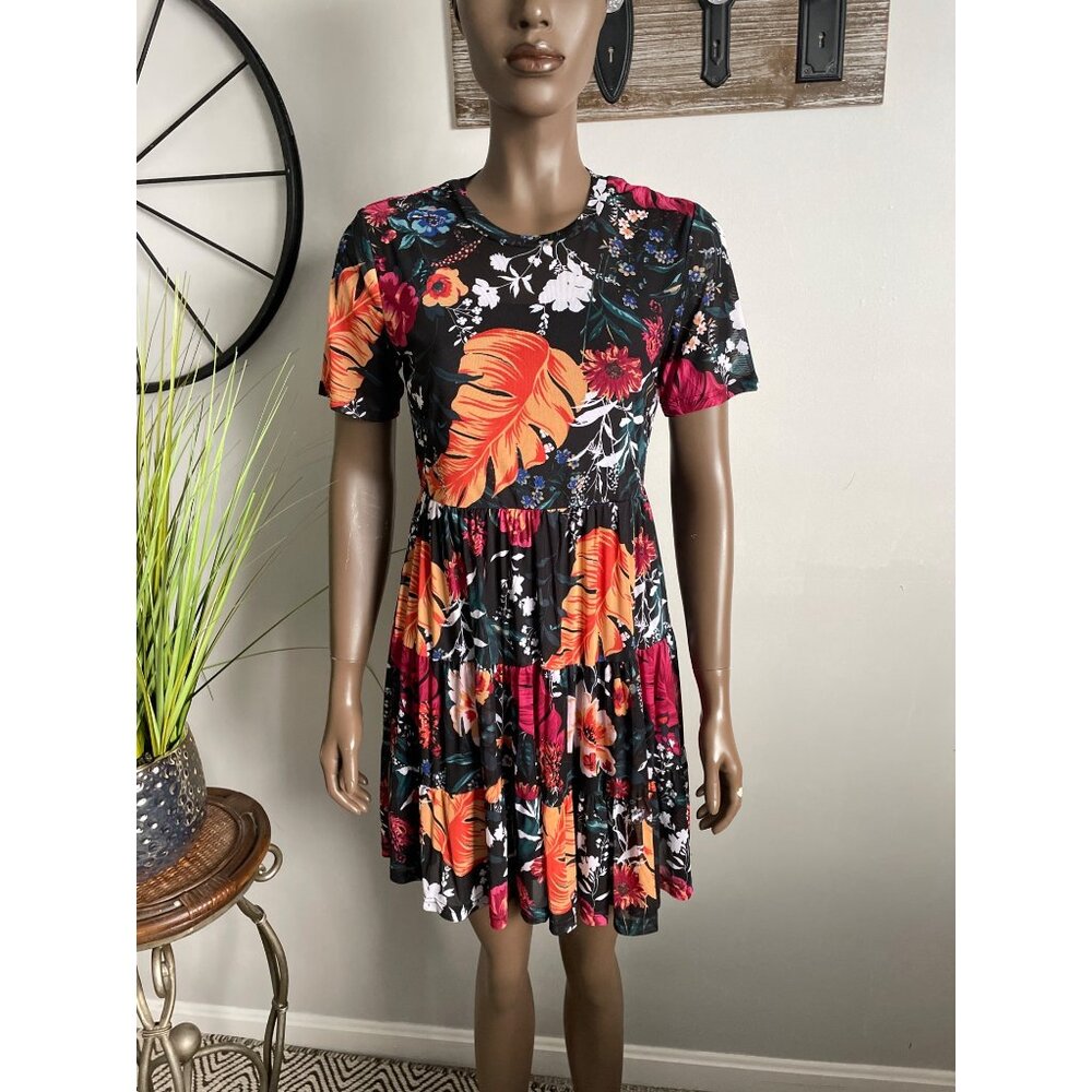 LOVE X DESIGN Women's Black Floral Short Sleeve Flowy Dress Size 6